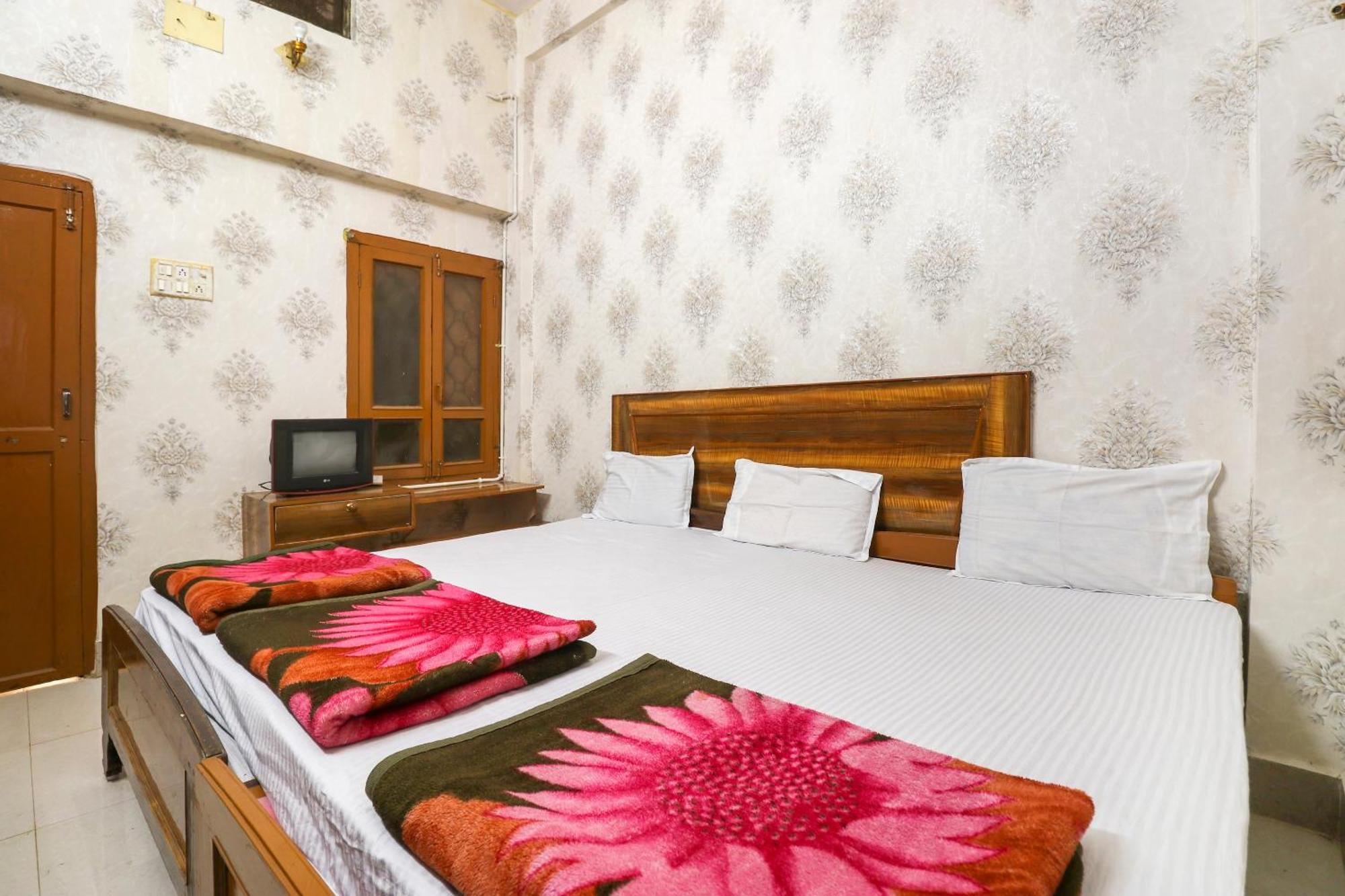 SPOT ON 46266 Hotel Poonam Jagdalpur Exterior foto